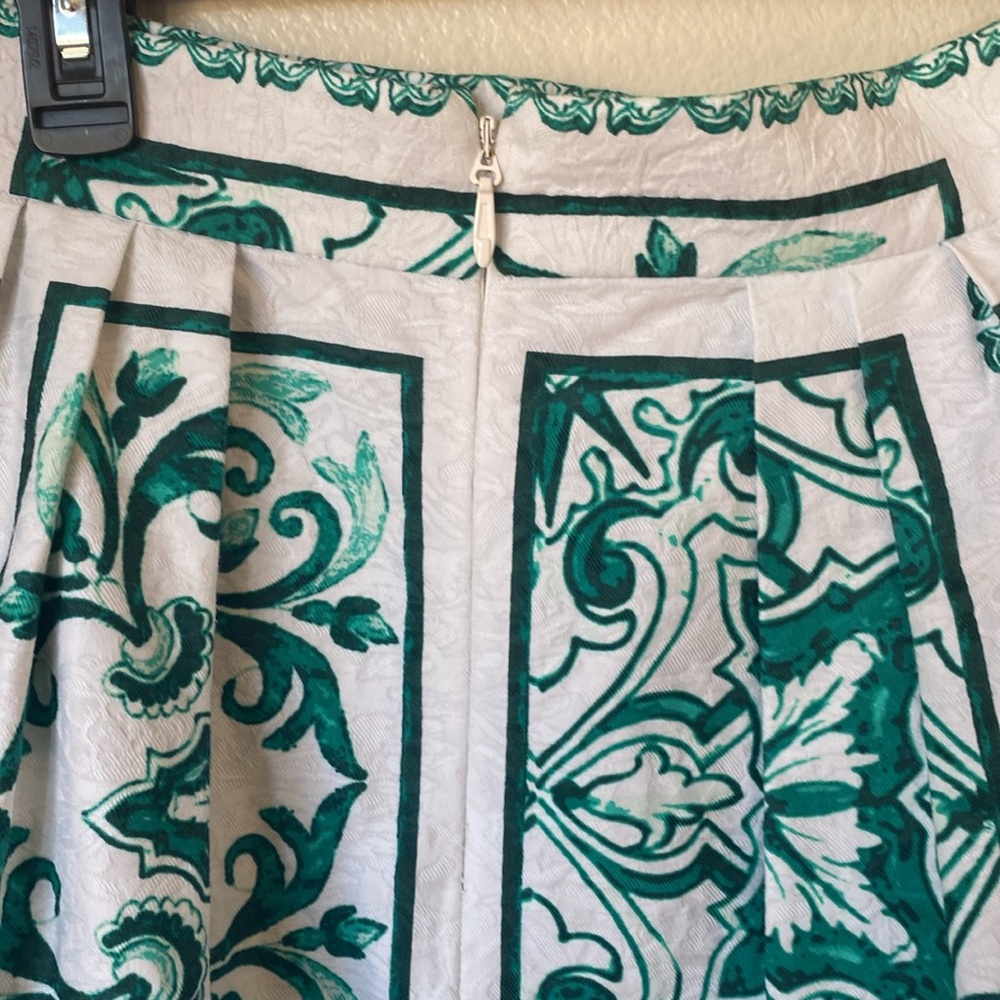 Eva Mendes Green Pleated Midi Skirt - Picture 7 of 7